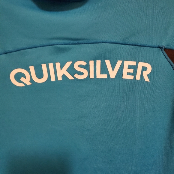 Quiksilver boys rashguard-EUC - Picture 3 of 4